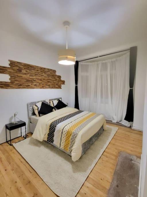 Appartement Style Haussmannien 1 Bedroom ブリュッセル エクステリア 写真